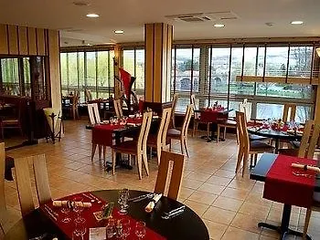 Logis L'estredelle Hotel